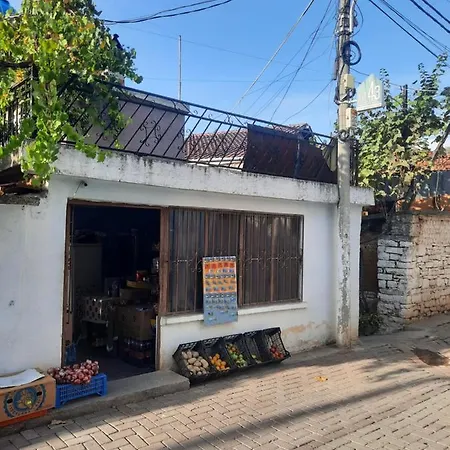 Visi's Guest house *